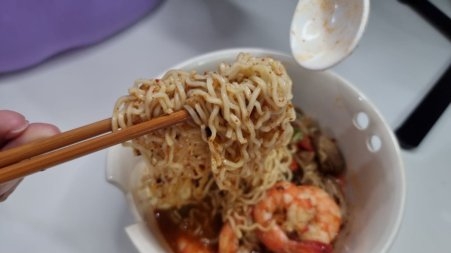 NSNL Thai Tomyum Soup Mee (Tomyam Seafood Soup) 泰式酸辣冬炎汤面 (汤) 120gINTRODUCTION Brand: No Spicy No Life Product: Spicy Thai Tomyum Soup Mee (Soup Based) (For one serving)(1 pc noodle & 1 pack sauce) Taste: Aromatic, Spicy Sour S