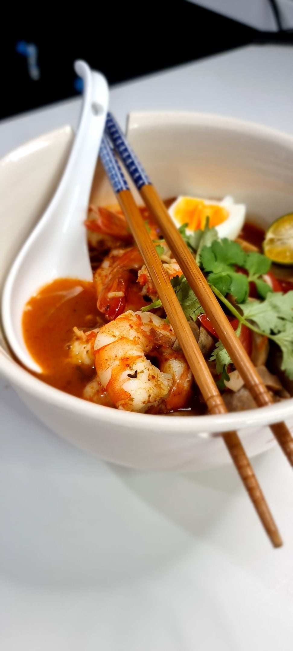 NSNL Thai Tomyum Soup Mee (Tomyam Seafood Soup) 泰式酸辣冬炎汤面 (汤) 120gINTRODUCTION Brand: No Spicy No Life Product: Spicy Thai Tomyum Soup Mee (Soup Based) (For one serving)(1 pc noodle & 1 pack sauce) Taste: Aromatic, Spicy Sour S